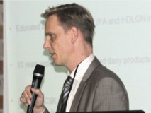 André Holtmayer przedstawił prezentację poświęconą nowościom w zakresie mlecznych napojów fermentowanych
