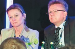 Od lewej: Renata Juszkiewicz, Prezes POHiD oraz Ryszard Tomaszewski, Prezes Zarządu Tesco Polska