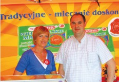 Marlena Łeszyk, Referent ds. Handlu i Marketingu oraz Krystian Kuśnierek, Kierownik Produkcji z mleczarni Top-Tomyśl (OSM)
