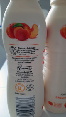 jogurt brzoskwiniowy biedronka