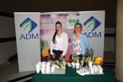 Od lewej: Kornelia Bakuła i Aleksandra Szewczak, obie Research & Development – Wild Flavors & Specialty Ingrediens w firmie Wild Polska