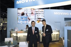 Od lewej Wolfgang Rommel, Kierownik Marketingu i Komunikacji w MUH wraz z kolegą