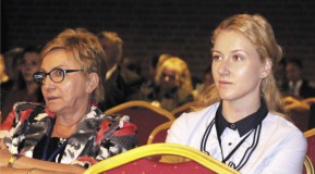 W gronie prelegentów była również Joanna Korzeniewska, Project Manager w firmie Obram, która rzuciła nowe spojrzenie na mleczarstwo (po prawej). Po lewej stronie Anna Łuczko-Staszków, Prezes Zarządu mleczarni Olecko (OSM)
