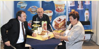 Maria Czwojdrak, Prezes Zarządu w mleczarni Jana (ŚSM) pokazała na targach najnowsze osiągnięcia produktowe mleczarni ze Środy Wielkopolskiej