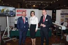 Od lewej: Roman Golicki, Dyrektor Sprzedaży; Aleksandra Smurawa, Dział Marketingu i Michał Pieczara, Dyrektor Zarządzający w firmie FlexLink Systems Polska