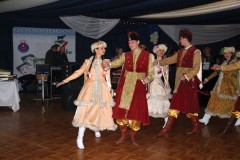 Występy zespołów pieśni i tańca zwieńczyły obchody 90-lecia działalności mleczarni Bychawa (OSM).
