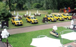 Głównymi nagrodami w loterii Hochland były Jeepy Renegade w kolorze żółtym.