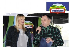 Marzena Rogalska i Jacek Wyrzykiewicz, PR & Marketing Services Manager Hochland Polska rozpoczynają śniadanie prasowe