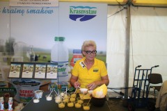 Beata Załoga z Działu Marketingu w mleczarni Krasnystaw (OSM) dbała o możliwości degustacji najlepszych produktów swojego zakładu.