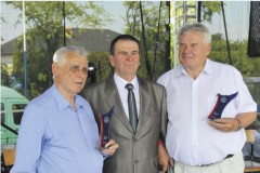 Kazimierz Łoś, Prezes Zarządu Grupy Lacpol; Dariusz Sapiński, Prezes Zarządu Grupy Mlekovita i Czesław Cieślak, Prezes Zarządu mleczarni Koło (OSM)
