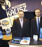 Na stoisku mleczarni Kalisz (OSM) spotkaliśmy Krzysztofa Kusia, Kierownika Działu Sprzedaży i Marketingu oraz Łukasza Danisa, Specjalistę ds. Eksportu i Marketingu