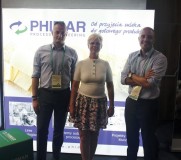 Od lewej: Błażej Wiktorowicz, Dyrektor Operacyjny; Katarzyna Bojarczuk, Dyrektor ds. Sprzedaży oraz Philipp Pieprzak, Dyrektor ds. Rozwoju w Phimar Polska