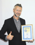 Zbigniew Popiesz, Dyrektor Handlowy w firmie Lactima otrzymał dyplom od handlowców dla serów topionych z linii Smaki Świata.