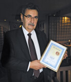 Edward Bajko, Prezes Zarządu mleczarni Spomlek (SM) odbiera nagrodę za ser Serenada Salami