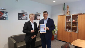 Kasztelan Śmietankowy to jeden z faworytów handlowców. Nagrodę dla mleczarni w Sierpcu odebrał Grzegorz Gańko, Prezes Zarządu.